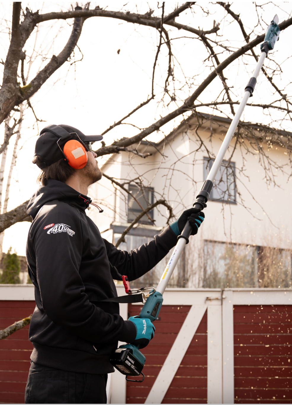 MOTOSIERRA DE EXTENSIÓN A BATERÍA MAKITA LXT 18V DUA200Z